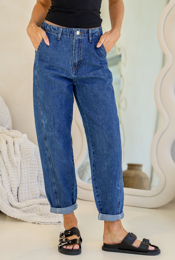 Carrie Barrel Jeans - Mid Denim
